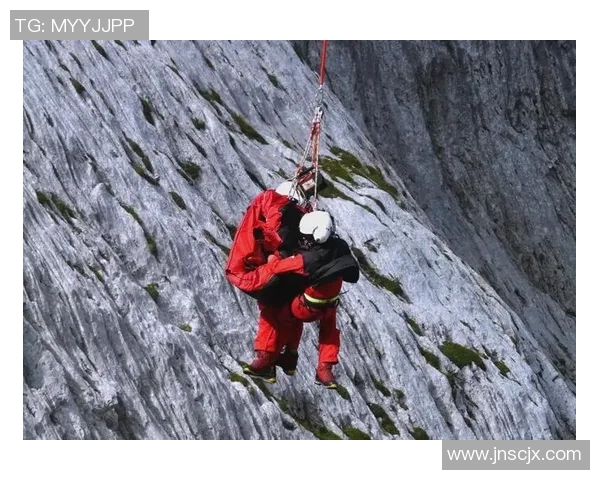 攀岩运动的魅力与挑战北京攀岩队的训练与成长之路 攀岩运动的魅力与挑战北京攀岩队的训练与成长之路